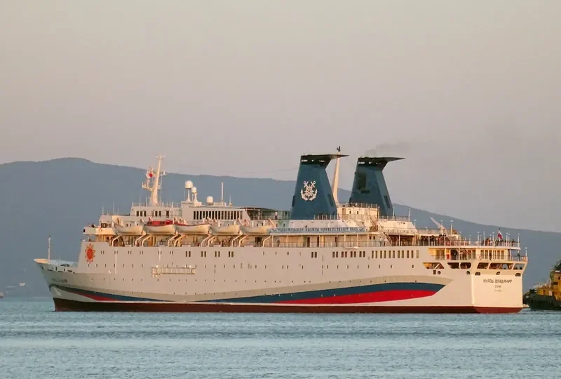 KNYAZ VLADIMIR Passenger Ship IMO 7032997 photo 2