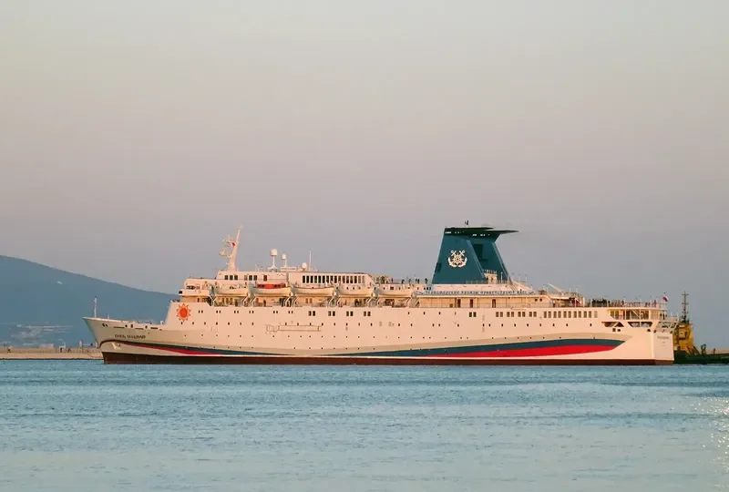 KNYAZ VLADIMIR Passenger Ship IMO 7032997 photo 3