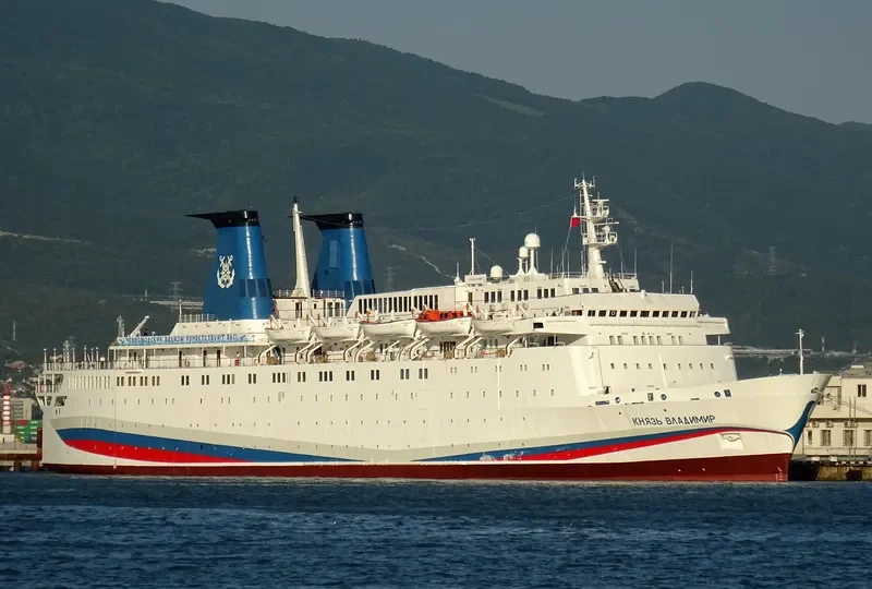 KNYAZ VLADIMIR Passenger Ship IMO 7032997 photo 4