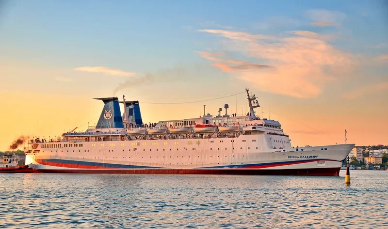 KNYAZ VLADIMIR Passenger Ship IMO 7032997 photo 8