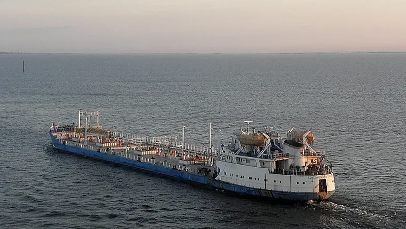 KOMSOMOL VOLGOGRADA Tanker IMO 7038355 photo 5