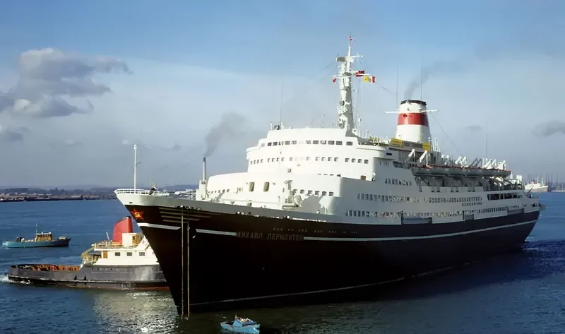 MIKHAIL LERMONTOV Passenger Ship IMO 7042318 photo 3