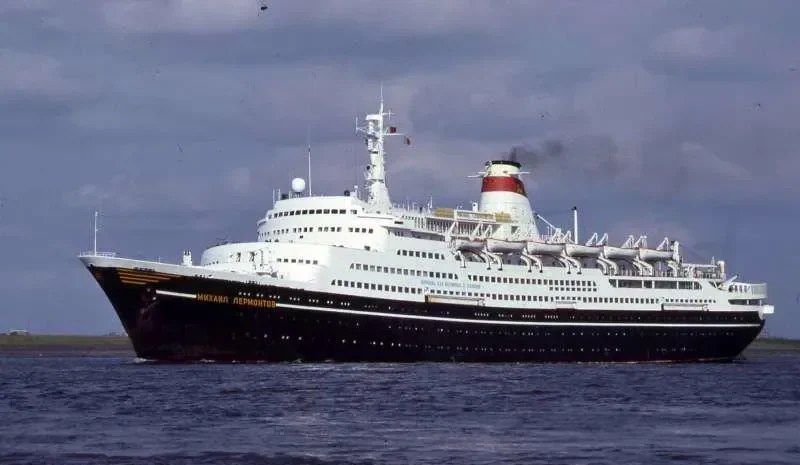 MIKHAIL LERMONTOV Passenger Ship IMO 7042318 photo 4