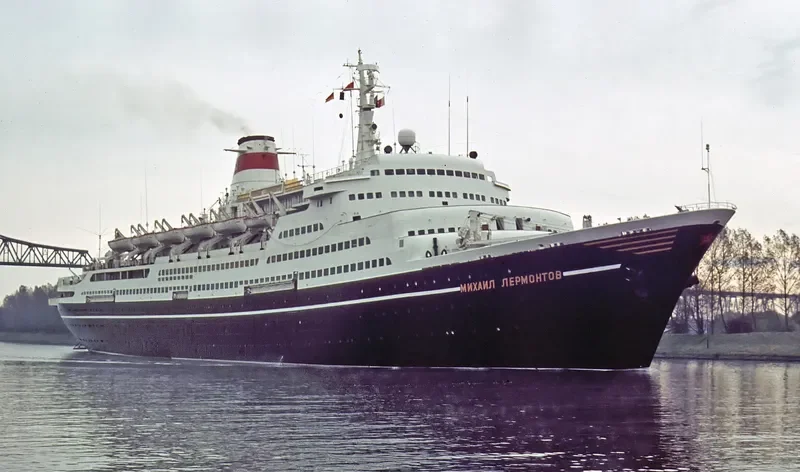 MIKHAIL LERMONTOV Passenger Ship IMO 7042318 photo 6