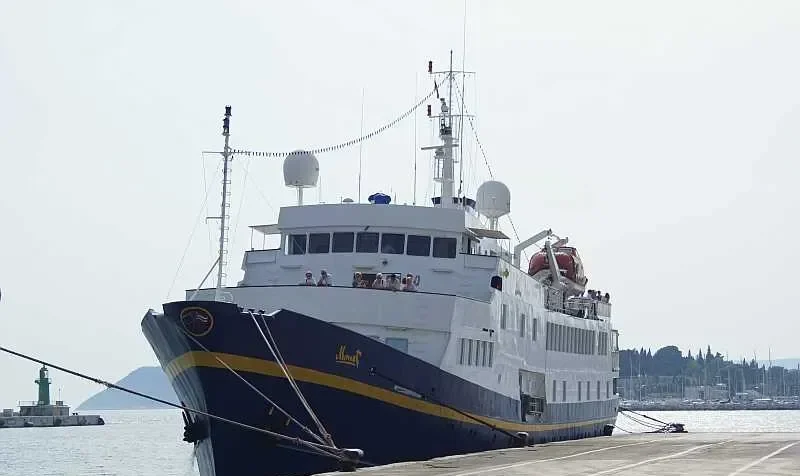 MONET Passenger Ship IMO 7045803 photo 9
