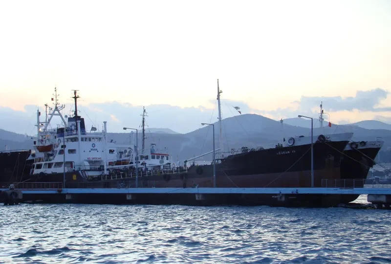AEGEAN IV Tanker IMO 7046481 photo 3