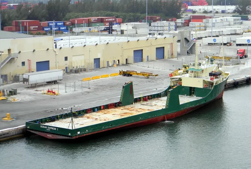 OCEAN EXPRESS 1 Ro-Ro IMO 7047459 photo 2