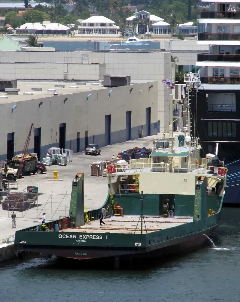 OCEAN EXPRESS 1 Ro-Ro IMO 7047459 photo 3