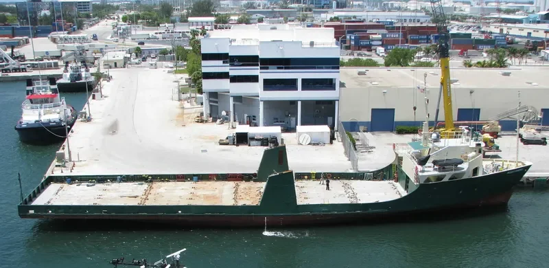 OCEAN EXPRESS 1 Ro-Ro IMO 7047459 photo 5