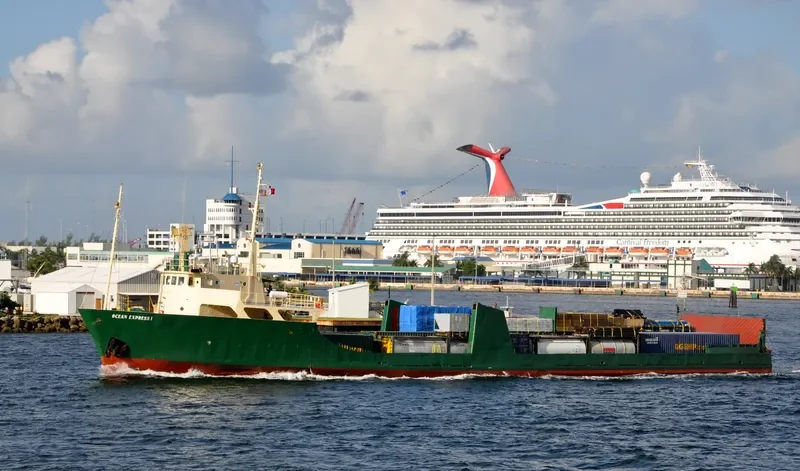 OCEAN EXPRESS 1 Ro-Ro IMO 7047459 photo 9