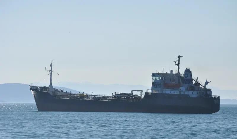 MEDOIL I Tanker IMO 7102766 photo 3
