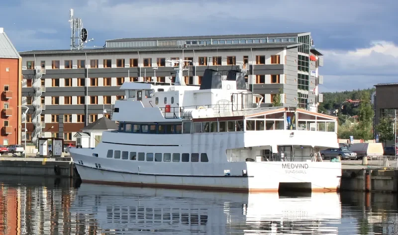 MEDVIND Passenger Ship IMO 7102998 photo 3