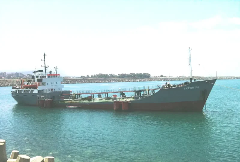 ANTONELLO Tanker IMO 7105691 photo 2
