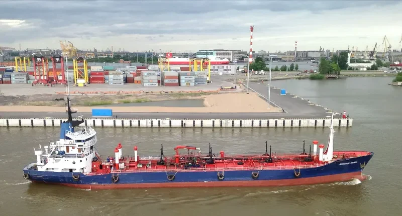 ALEKSANDR GLUKHOV Tanker IMO 7113686 photo 9