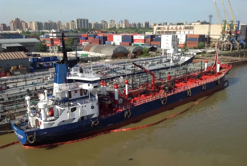 ALEKSANDR GLUKHOV Tanker IMO 7113686 photo 10