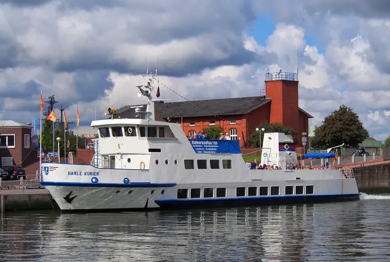HARLE KURIER Passenger Ship IMO 7114587
