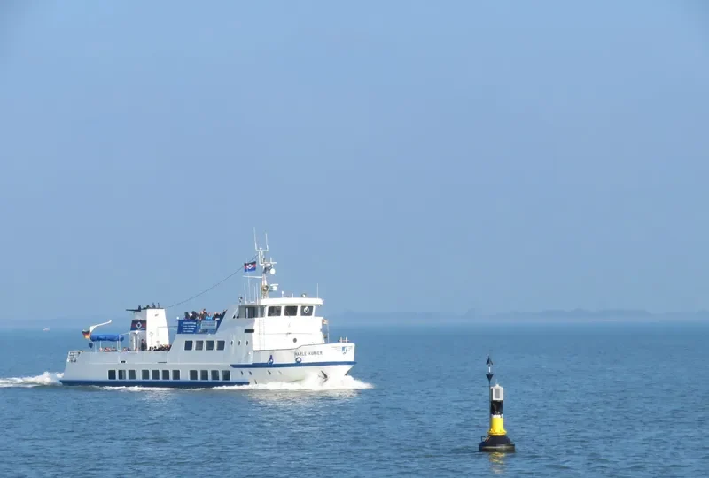 HARLE KURIER Passenger Ship IMO 7114587 photo 2