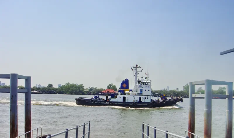 R.S.4 Tug Boat IMO 7115622 photo 2