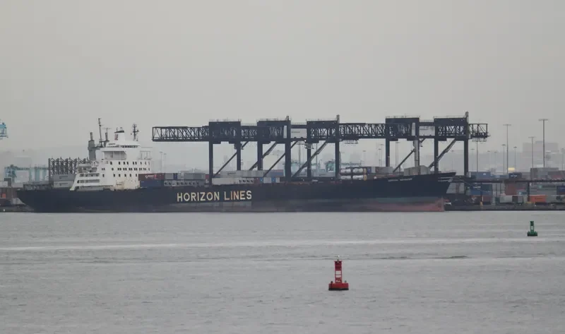 MATSON NAVIGATOR Container Ship IMO 7116315 photo 5