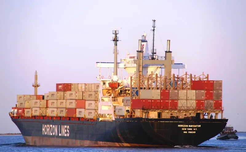 MATSON NAVIGATOR Container Ship IMO 7116315 photo 9