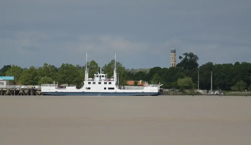 COTES DE BLAYE Passenger Ship IMO 7119513 photo 5