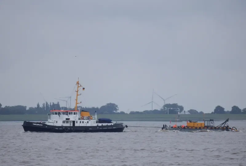TWIELENFLETH Tug Boat IMO 7120392 photo 4