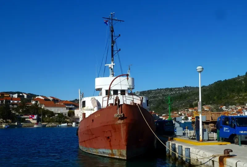 OLIVA Fishing Vessel IMO 7121176 photo 2