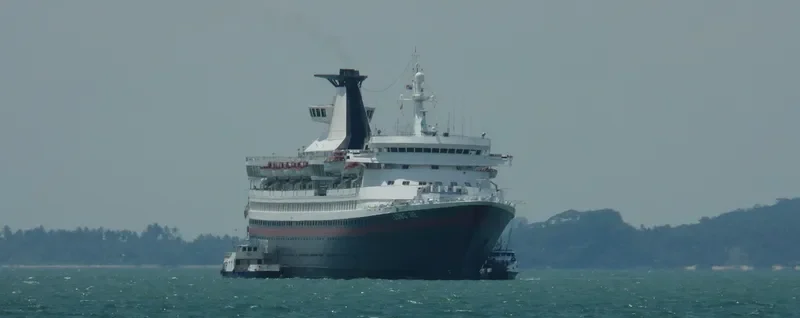 ORIENTAL DRAGON Passenger Ship IMO 7125861 photo 4