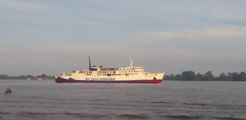 TITIAN NUSANTARA Ro-Ro IMO 7125952 photo 5