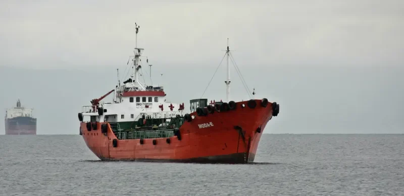 ZEYNEBIM Tanker IMO 7127211 photo 3