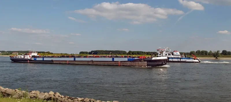 LIZZY Tanker IMO 7210525 photo 3