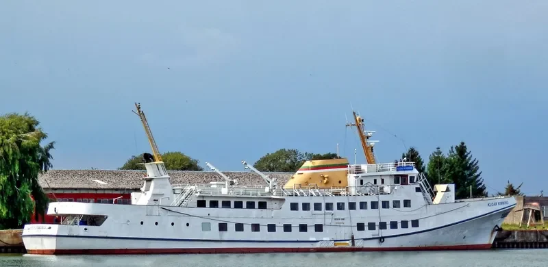 KLOAR KIMMING Passenger Ship IMO 7211440 photo 2