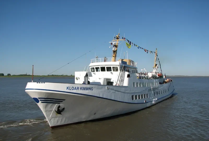 KLOAR KIMMING Passenger Ship IMO 7211440 photo 6