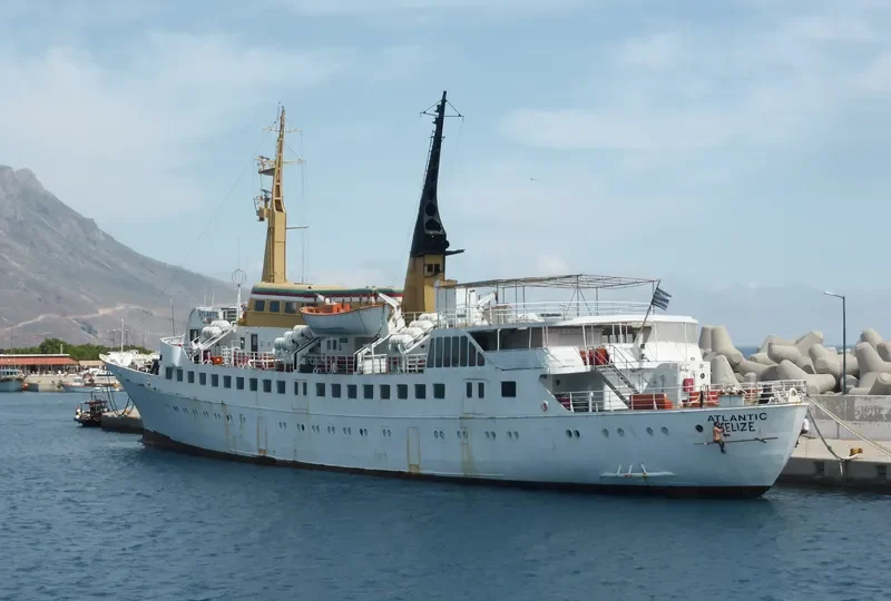 ATLANTIC Passenger Ship IMO 7214545 photo 4