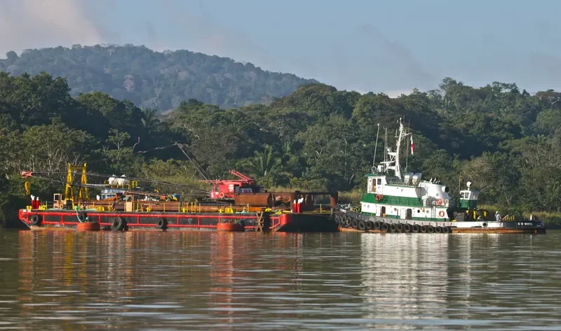 C.D.WHITE Tug Boat IMO 7223259 photo 3