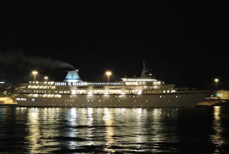 AEGEAN ODYSSEY Passenger Ship IMO 7225910 photo 3