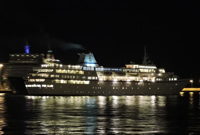 AEGEAN ODYSSEY Passenger Ship IMO 7225910 photo 4