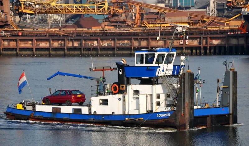 AQUARIUS Tug Boat IMO 7226251 photo 4