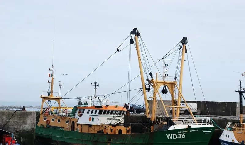 MAARTEN LUTHER Fishing Vessel IMO 7226354 photo 6