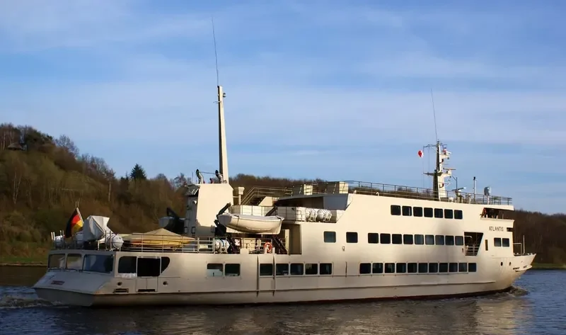 ATLANTIS Passenger Ship IMO 7232406 photo 8