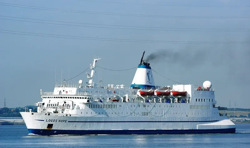 LOGOS HOPE Passenger Ship IMO 7302914 photo 4