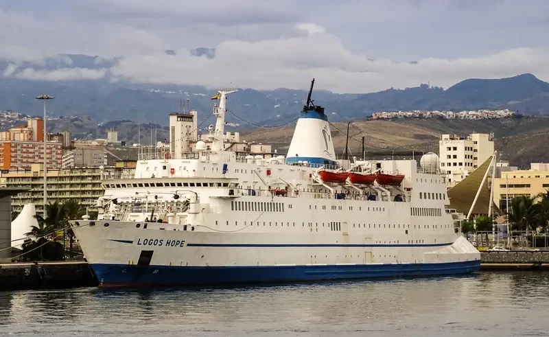 LOGOS HOPE Passenger Ship IMO 7302914 photo 8