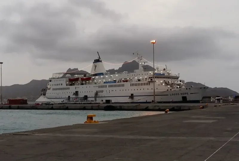 LOGOS HOPE Passenger Ship IMO 7302914 photo 9