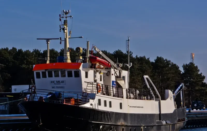 JHC MILJO Passenger Vessel IMO 7303293 photo 2