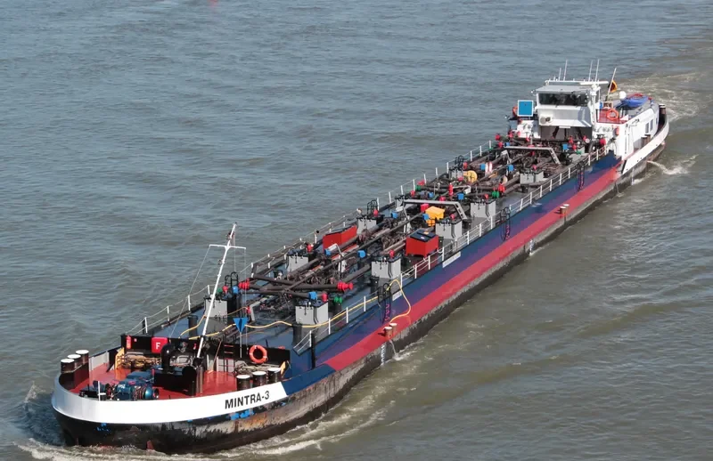 MINTRA 3 Tanker IMO 7305784 photo 6