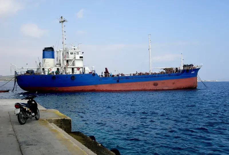 LINDOS Tanker IMO 7312610 photo 6