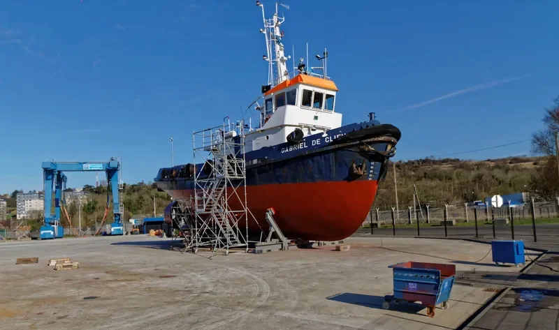 GABRIEL DE CLIEU Tug Boat IMO 7314709 photo 2
