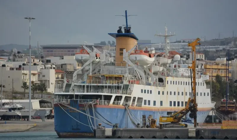 GOLDEN PRINCE Passenger Ship IMO 7323449 photo 4