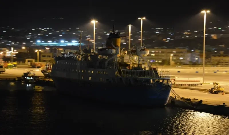 GOLDEN PRINCE Passenger Ship IMO 7323449 photo 6