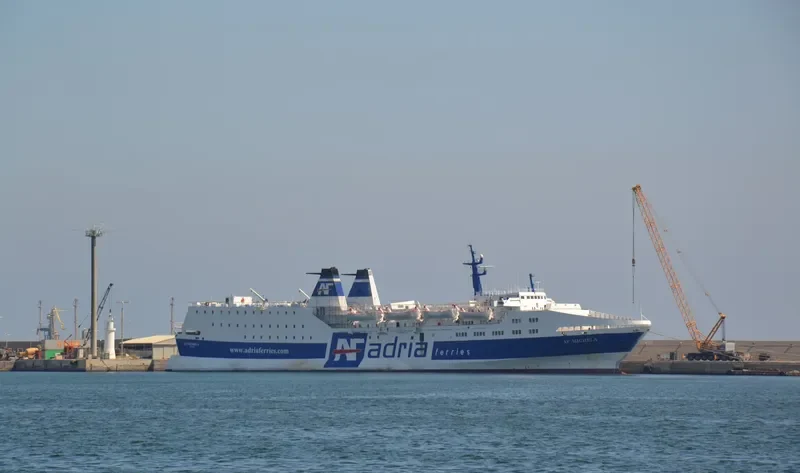 LAMPEDUSA Ro-Ro IMO 7325095 photo 8